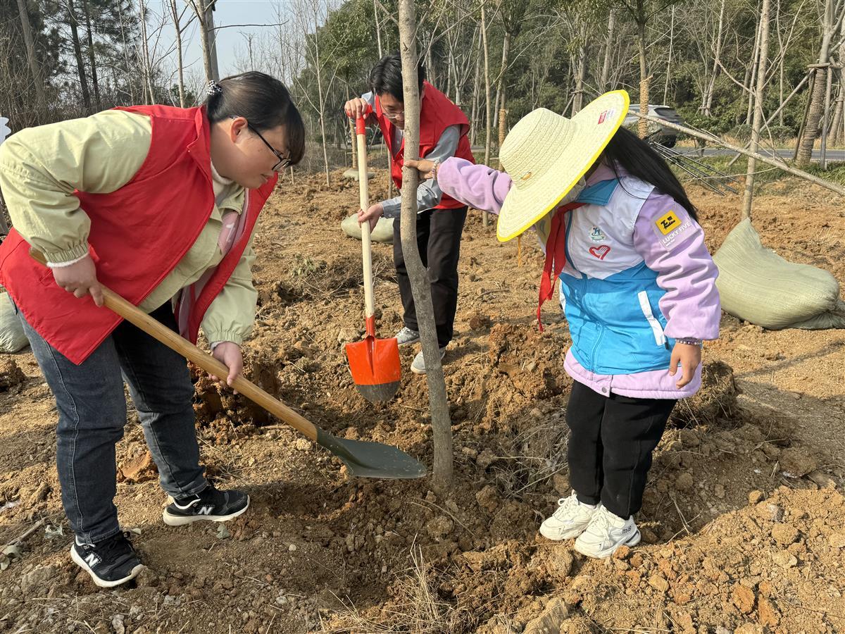 3月12日，應(yīng)城市“攜手青春 共植青綠”特色志愿服務(wù)聯(lián)誼活動(dòng)現(xiàn)場(chǎng) 通訊員劉靜怡攝.jpg